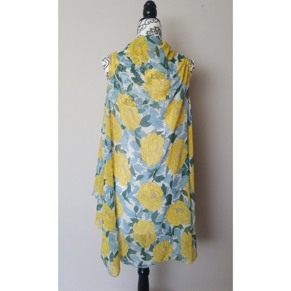 2 for 20 Floral Vest - Picture 3 of 6